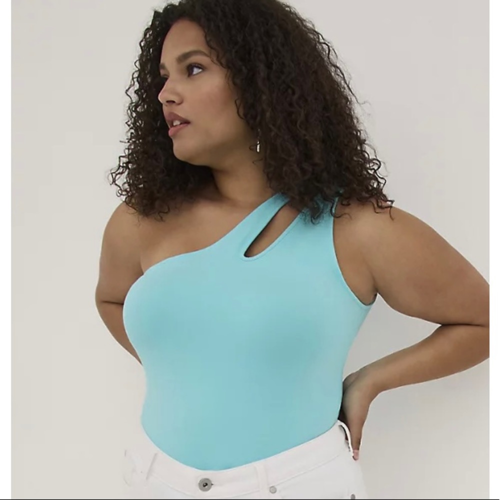 NWT-Torrid one shoulder cut-out foxy tank, size 4.